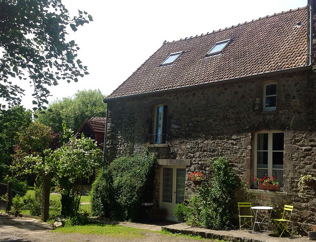 Explore Paris on Your Next Holiday with Luxury Stays